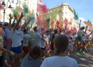 В Івано-Франківську відбувся кольоровий забіг заради миру