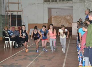 Чернівчани відзначили день Святого Миколая на бігових доріжках