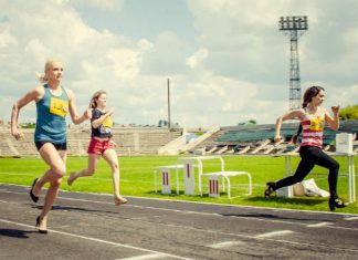 Стометрівку на підборах – за 14,4 секунди!