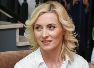 Вітаємо з днем народження Олену Говорову!