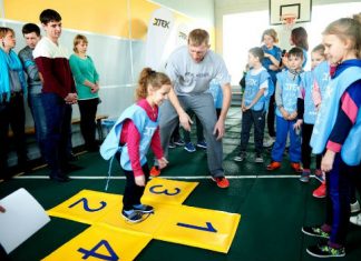 Принципово нові уроки фізкультури для дітей Західного Донбасу від ДТЕК та ФЛАДнО