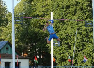 Стрибок на рекорд: Олександр Онуфрієв посідає друге місце в Лахті й встановлює РВ