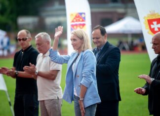 Керівники ФЛАУ в Івано-Франківську відкрили чемпіонат України серед юніорів