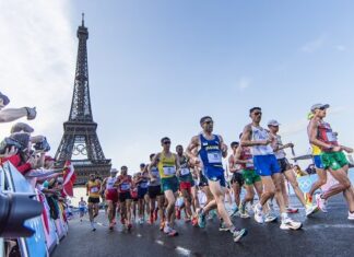 Не дощовий Трокадеро: легкоатлети розіграли перший комплект олімпійських медалей у Парижі-2024