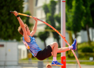 Вище ніж Дуплантіс: Матвій Строгалєв показує найвищий результат у світі зі стрибків з жердиною у віковій категорії U14!