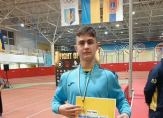 Омелян Герасимчук показує найвище досягнння у світі зі стрибків із жердиною у віковій категорії U13!